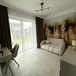 Mieszkanie Z Ogrodkiem رشيشوف