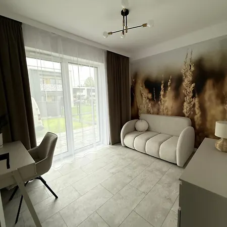 Mieszkanie Z Ogrodkiem ז'שוב