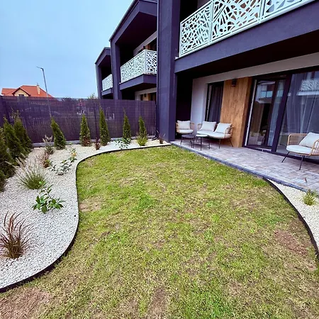 Mieszkanie Z Ogrodkiem * ז'שוב