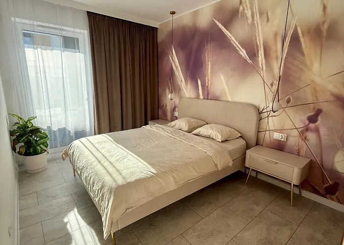 Mieszkanie Z Ogrodkiem *